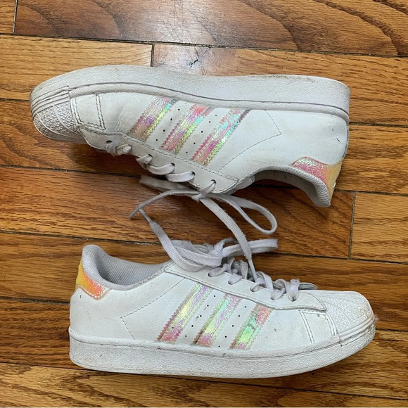 Adidas Superstar shoes with a touch of shine, size Y3 (adult 35) - Picture 4 of 9